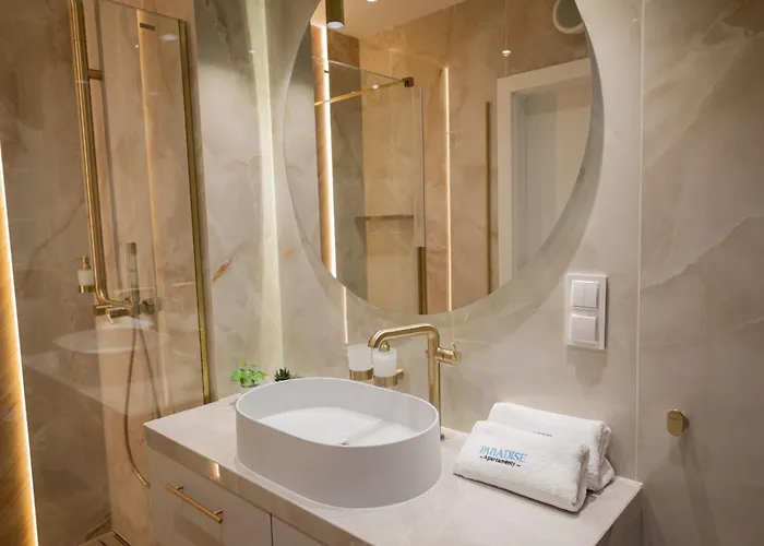 Apartment Paradise *